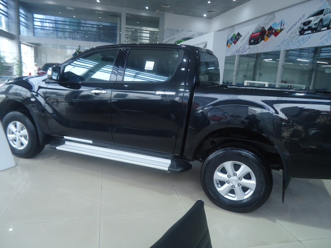 Nắp thùng mazda BT 50 giá tốt tại xuân thủy cầu giấy