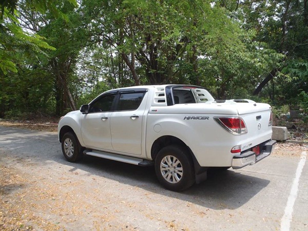 nap-thung-mazda-bt-50-lap-xe-tạo-dang-khỏe-mạnh